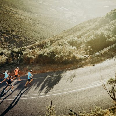 Aerial shot of a group of runners on a country roadhttp://195.154.178.81/DATA/i_collage/pu/shoots/784328.jpg